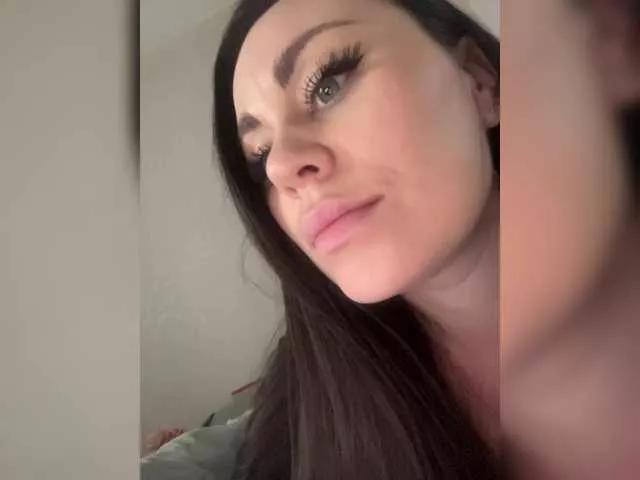 Offline -Hennessy- on BongaCams