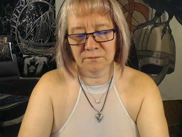 Offline 90dTitten on BongaCams