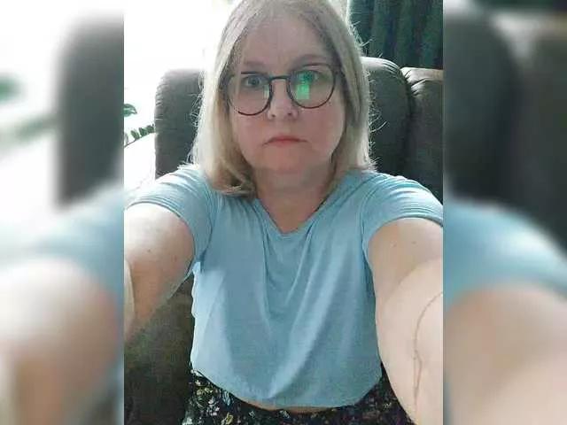 Offline Adiline on BongaCams