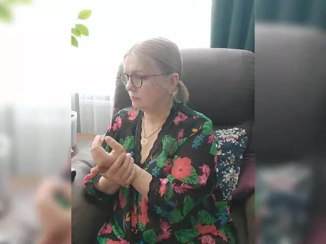 Offline Adiline on BongaCams