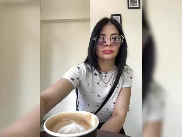 Offline Afinakaroli83 on BongaCams