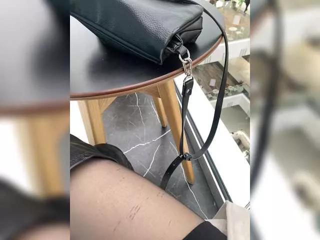 Offline Afinakaroli83 on BongaCams