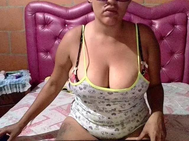 Offline aisha5 on BongaCams