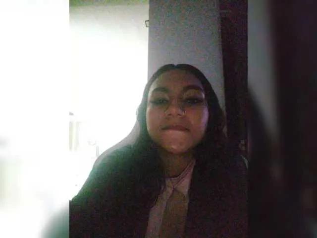 Offline Alahia on BongaCams