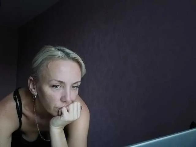 Freechat Alenaa on BongaCams