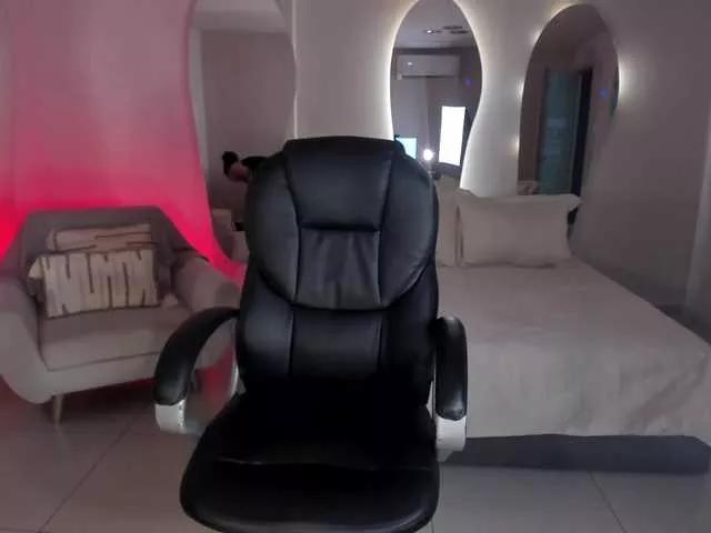 Offline AlessaRomero on BongaCams