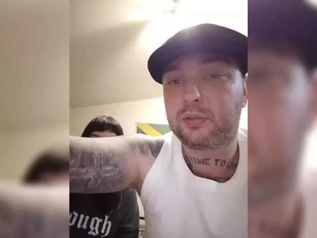 Offline AliceFoxy777 on BongaCams