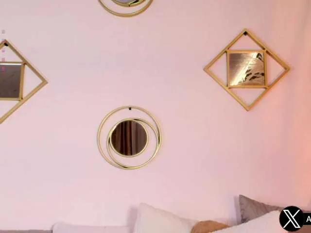 Offline Aliceowenn on BongaCams