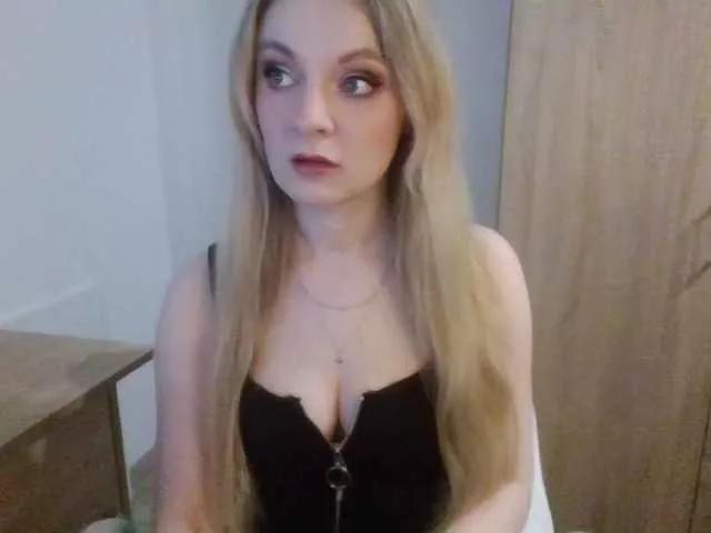 AlmaNatural on BongaCams 