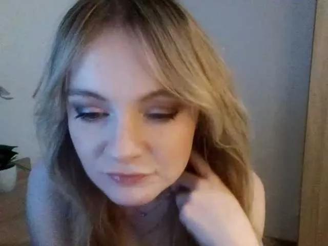 AlmaNatural on BongaCams 