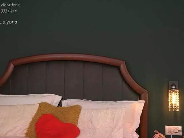 Offline alyonaqueen on BongaCams
