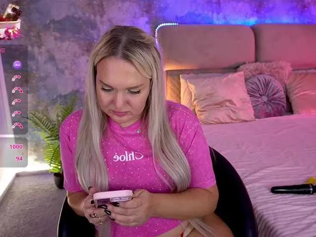 Offline AmelyLoveme on BongaCams