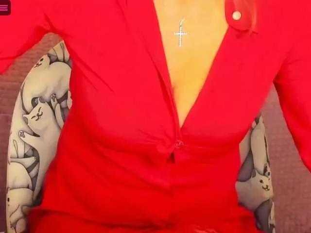 Freechat AnaMills on BongaCams