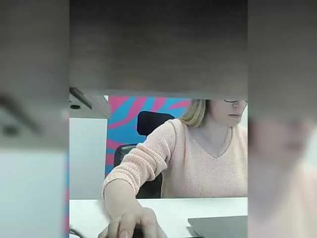 Offline Angelinamik on BongaCams