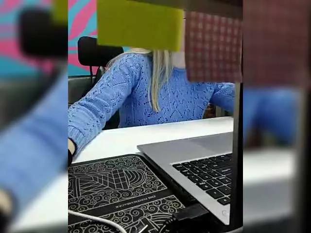 Offline Angelinamik on BongaCams