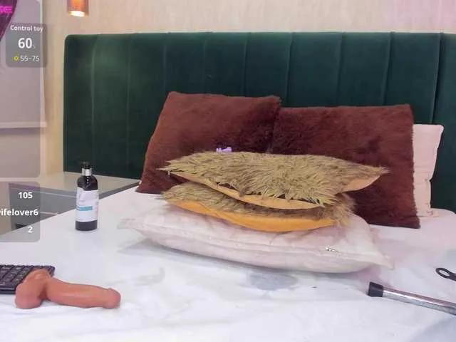 Offline annie-clarkson on BongaCams