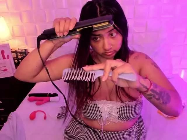 Offline anny-rouse24 on BongaCams