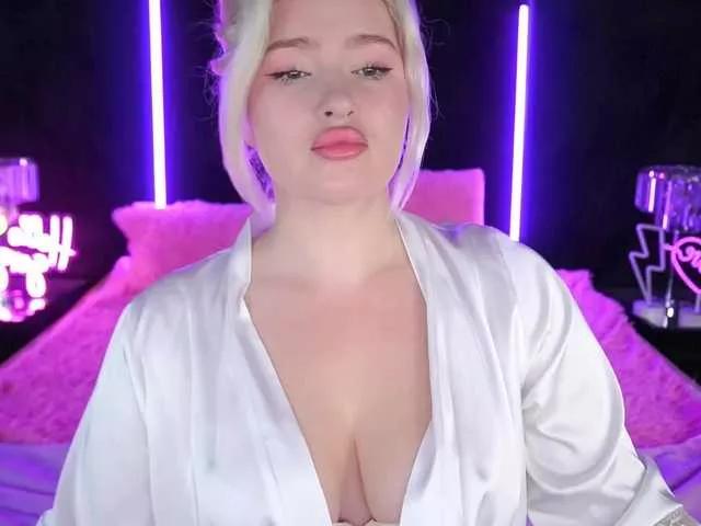 Offline AnoraJoy on BongaCams