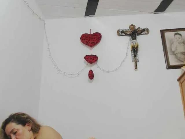 Offline ariellth on BongaCams