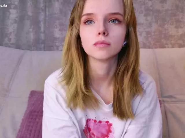 b4by-lol1 on BongaCams 