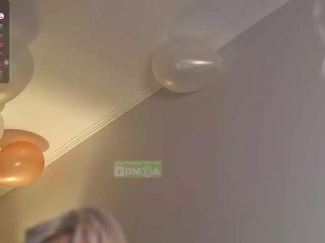 Offline babeholly on BongaCams