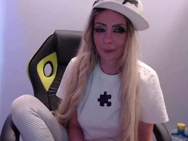 Offline blondalina on BongaCams