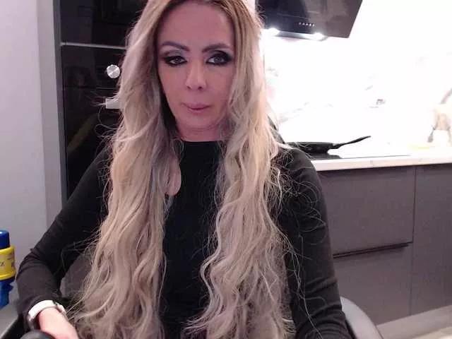 Offline blondalina on BongaCams