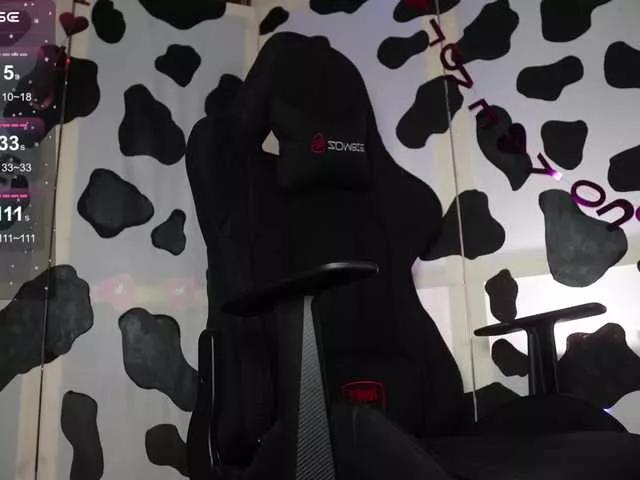 Offline BlueCherry on BongaCams