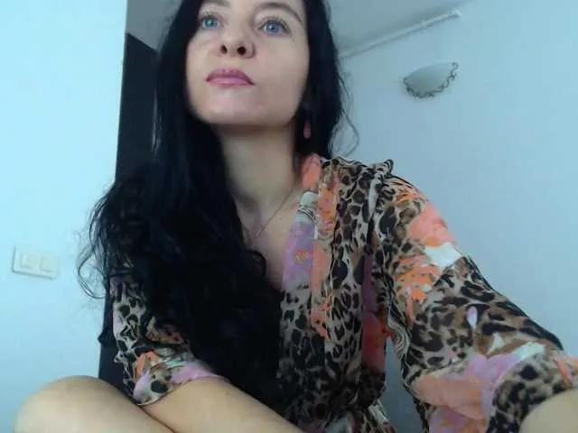 Freechat blueyesbaby on BongaCams