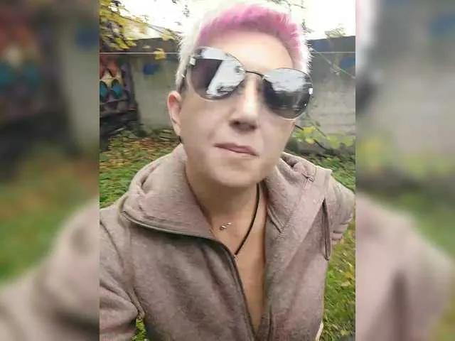 Offline BUSINKA-25 on BongaCams