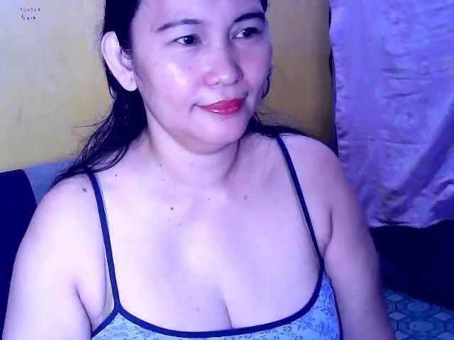 Offline Carmela4u on BongaCams