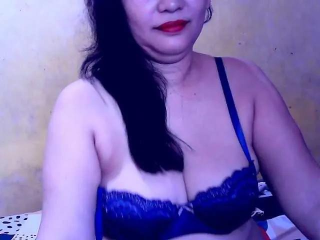 Offline Carmela4u on BongaCams