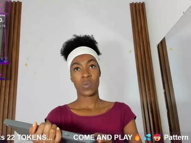 Offline Caryn-Logan on BongaCams