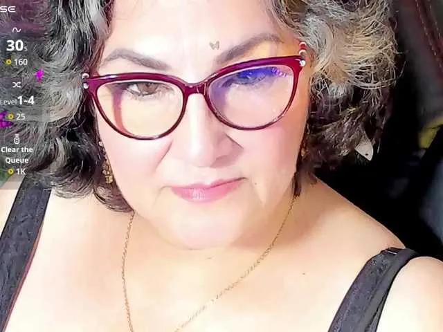 cataleya-mom — I love relaxed people, who enjoy good company, who above all are very respectful and value my effort.