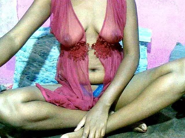 Offline Chellah01 on BongaCams