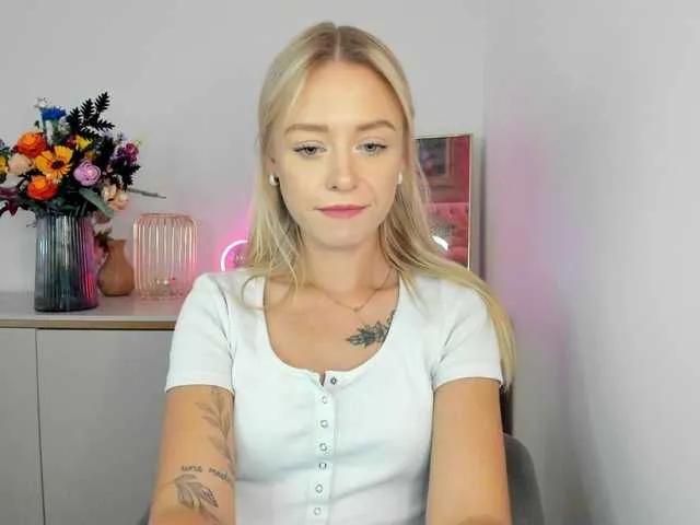 Offline CindyGlam on BongaCams