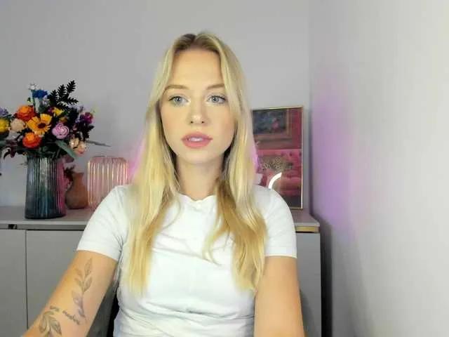 Offline CindyGlam on BongaCams