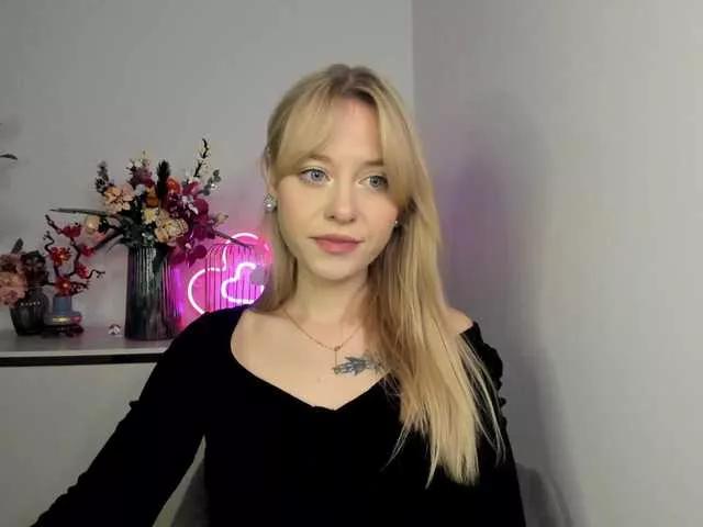 Offline CindyGlam on BongaCams