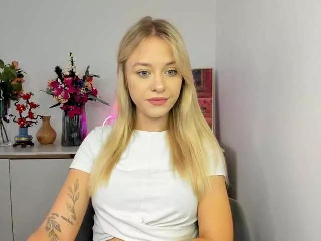 Offline CindyGlam on BongaCams