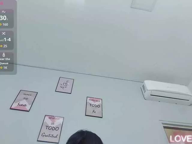 Freechat colombiamommy on BongaCams