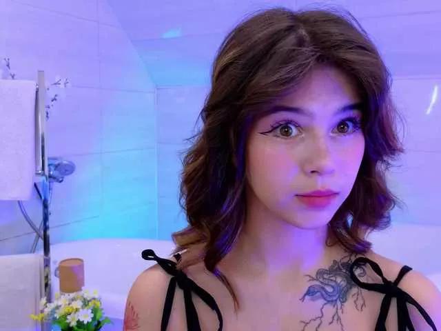 Offline CoralineJones on BongaCams