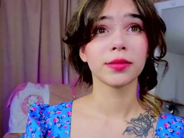 Offline CoralineJones on BongaCams