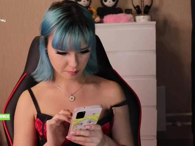 Freechat CreamMeow on BongaCams