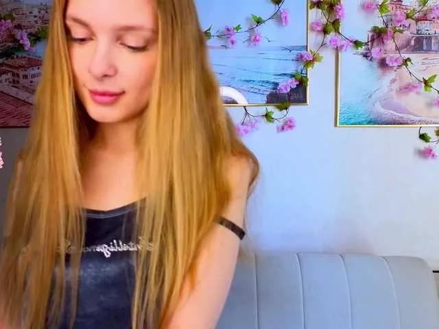 Freechat CrimsonAura on BongaCams