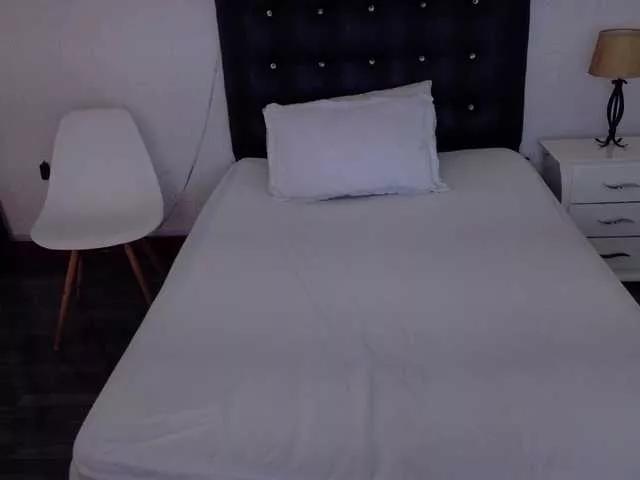 Offline Cuckold-lover on BongaCams