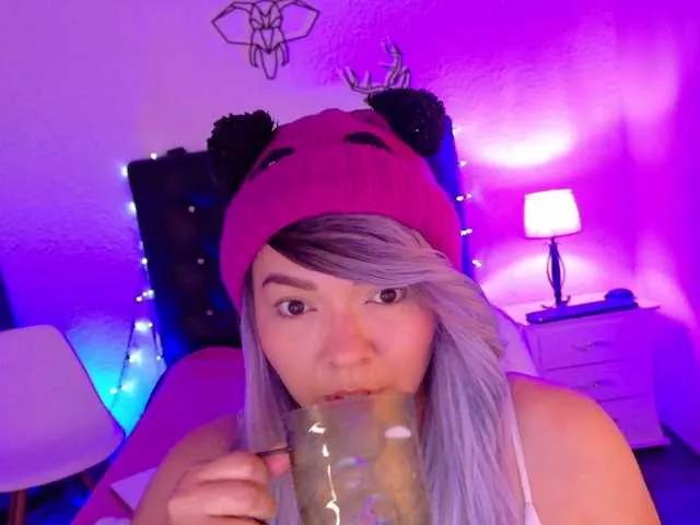 Offline Cuckold-lover on BongaCams