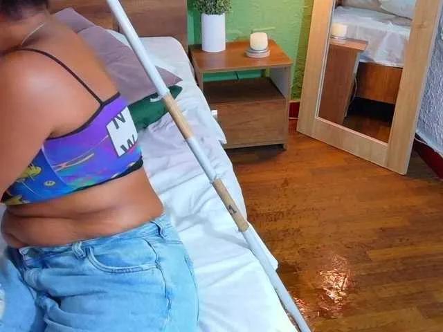 DANAABROWN — A boy who kisses me in neck