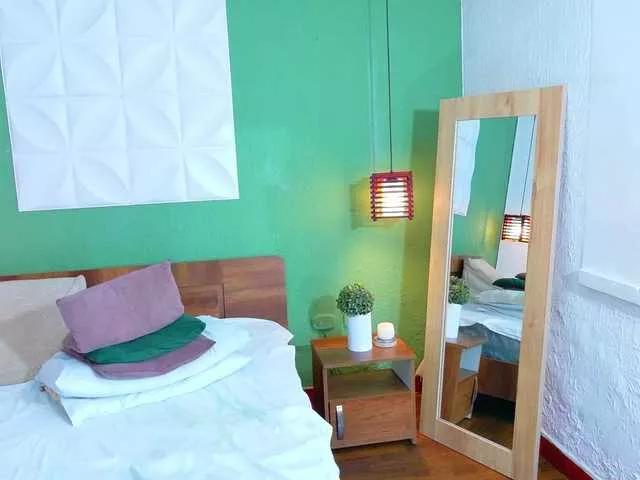 Offline DANAABROWN on BongaCams