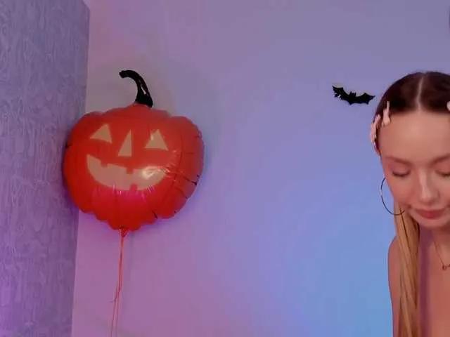 DashaSento — I melt when I feel truly special  I value attention, genuine intentions, generosity, and someone who actually wants to take care of me. Intelligence, humor, and good conversation  Spoiling me with gifts, attention, and tokens is my love language 