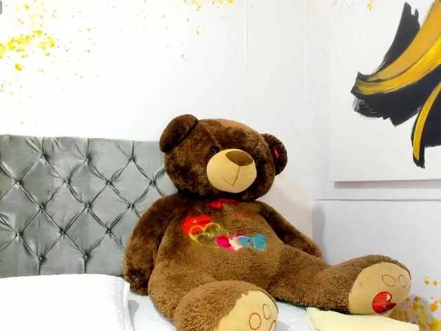 Offline deboraortiz on BongaCams